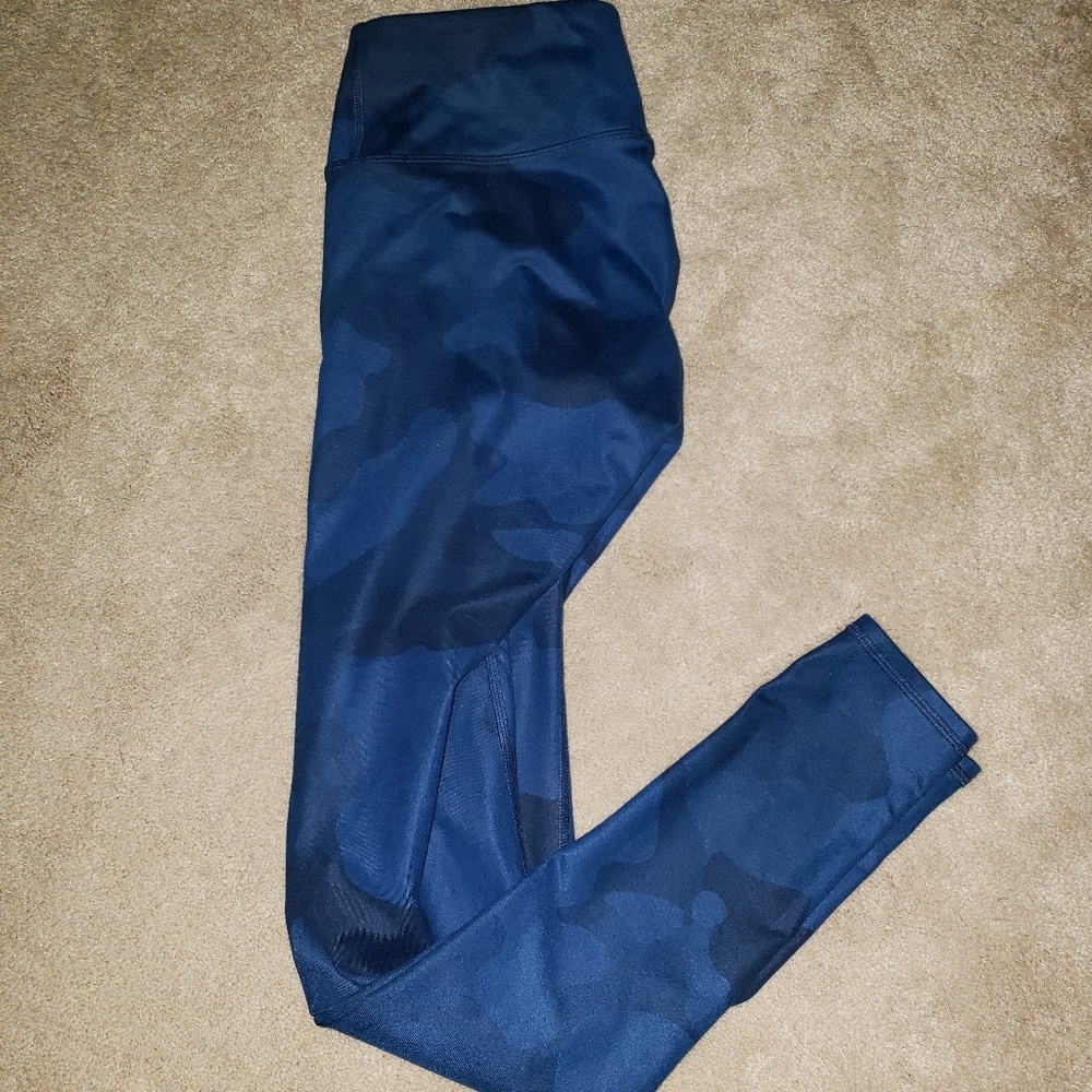 Airbrush Camo blue Alo xs leggings